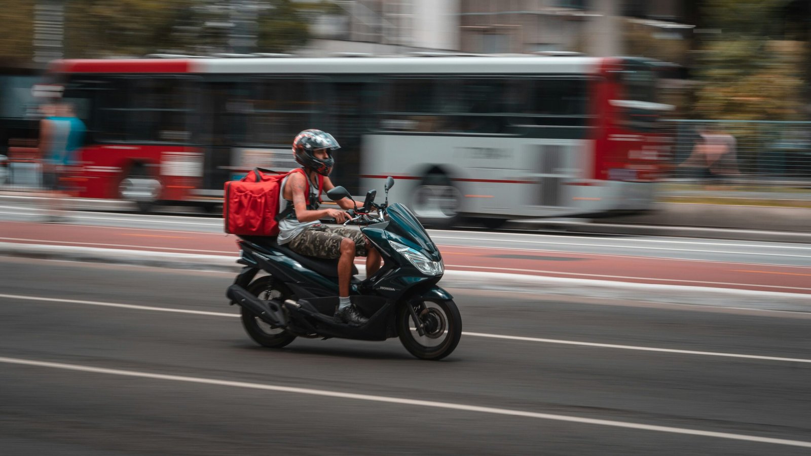 ¿Cómo elegir el aceite adecuado para tu moto?